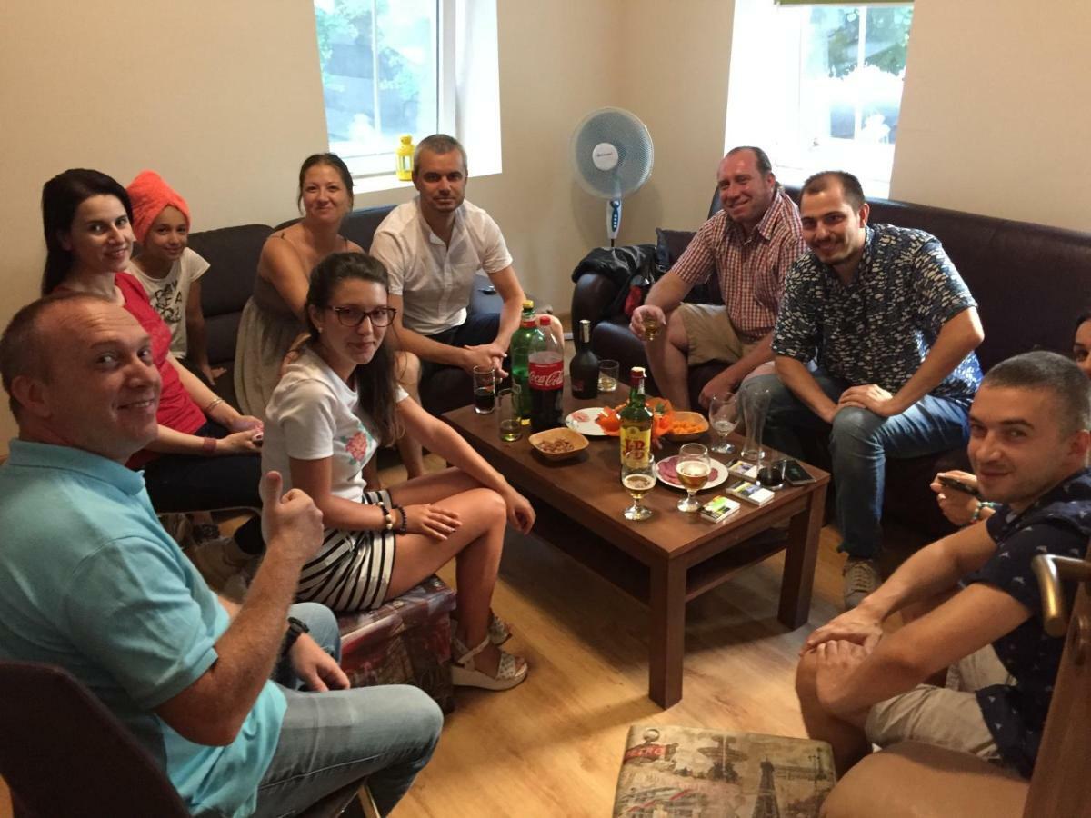 וארנה Nomado Hostel מראה חיצוני תמונה