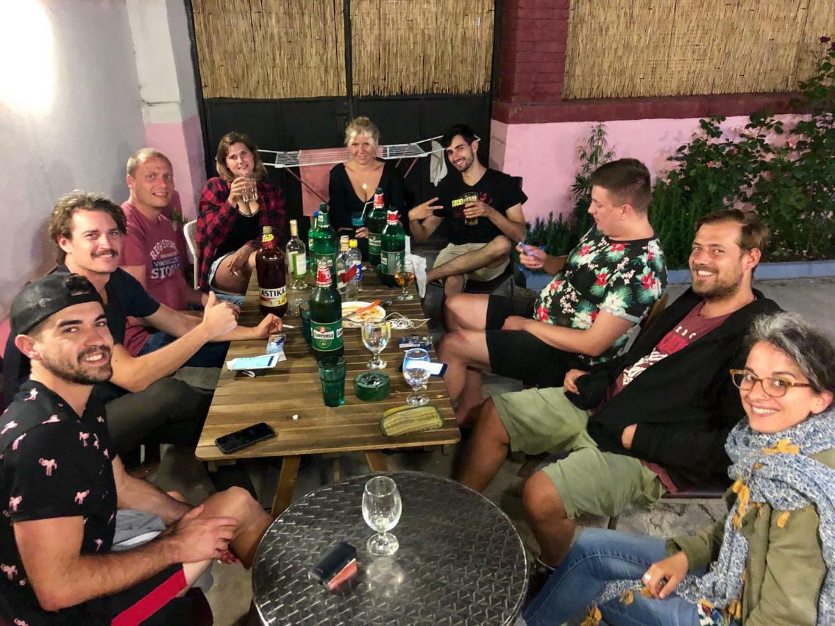 וארנה Nomado Hostel מראה חיצוני תמונה
